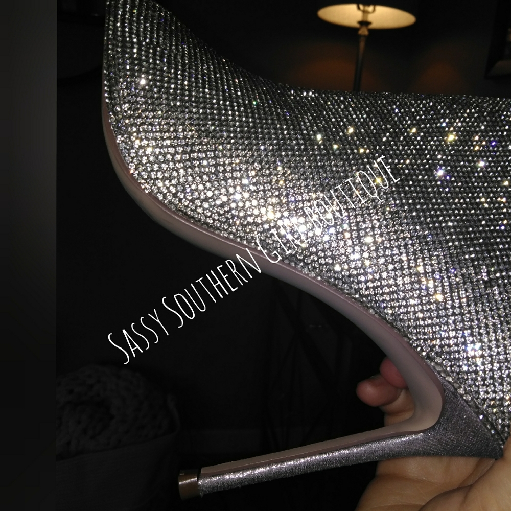 🆕⭐ Steve Madden Crystal rhinestone peep toe booties - Picture 4 of 13